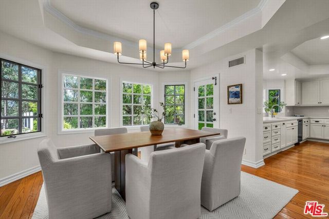 3225 Iredell Lane, Studio City, CA 91604