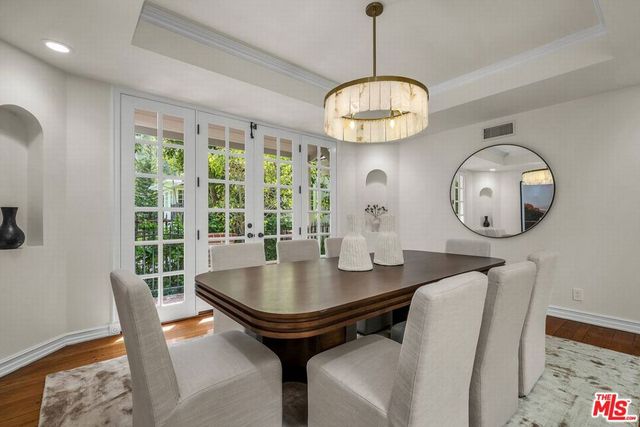 3225 Iredell Lane, Studio City, CA 91604