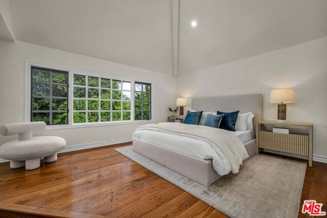 3225 Iredell Lane, Studio City, CA 91604