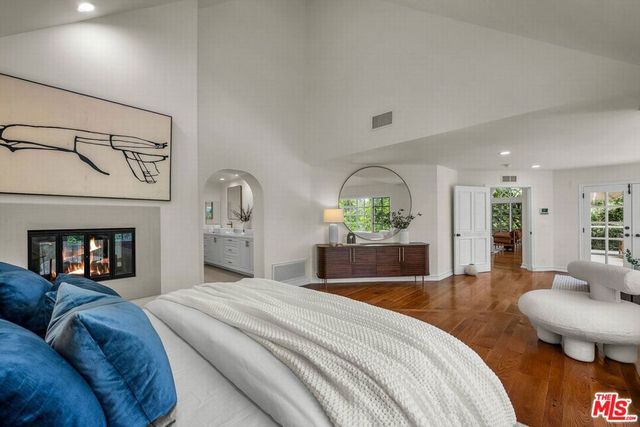 3225 Iredell Lane, Studio City, CA 91604