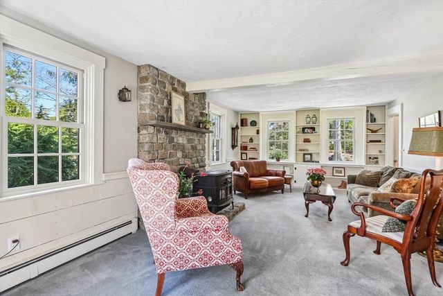 108 Kendall St, Walpole, MA 02081