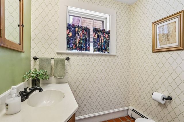 108 Kendall St, Walpole, MA 02081