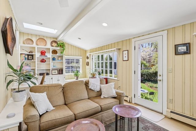 108 Kendall St, Walpole, MA 02081