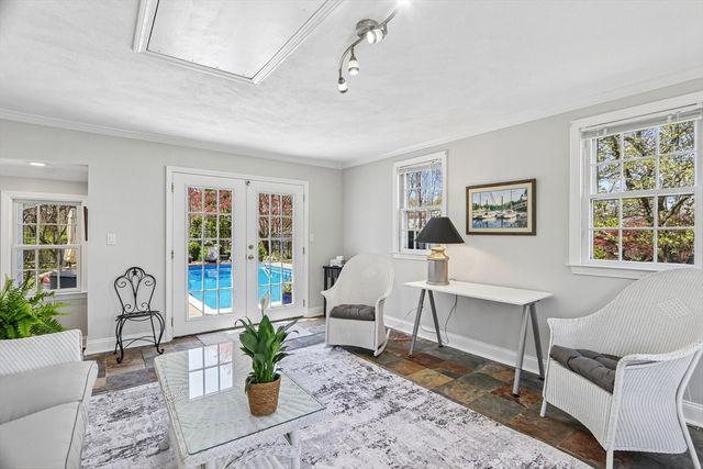 108 Kendall St, Walpole, MA 02081