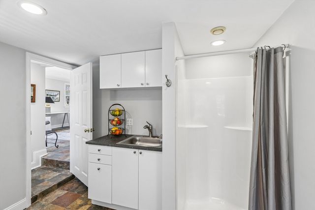 108 Kendall St, Walpole, MA 02081