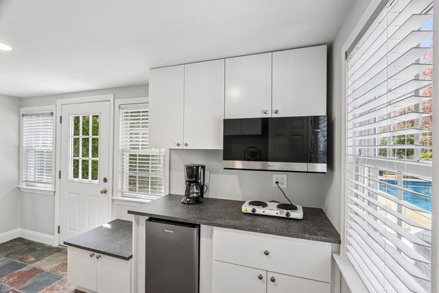 108 Kendall St, Walpole, MA 02081