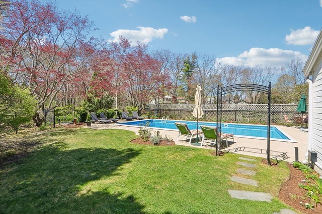 108 Kendall St, Walpole, MA 02081