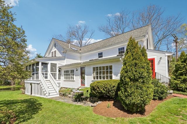 108 Kendall St, Walpole, MA 02081