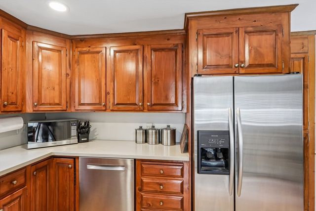 108 Kendall St, Walpole, MA 02081