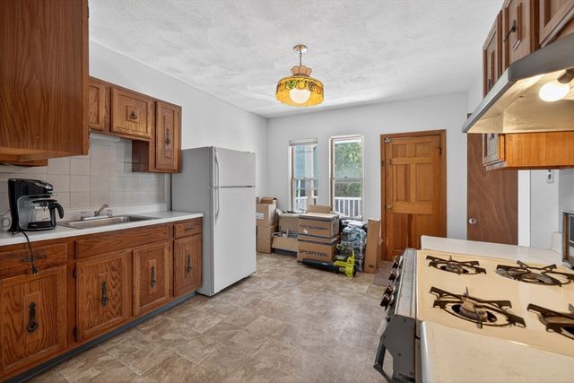 19 Bradford St, Everett, MA 02149