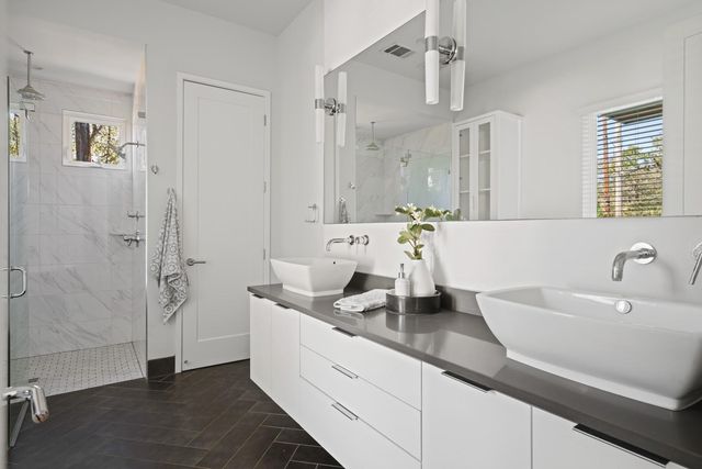 2105 Enfield RD A, Austin, TX 78703