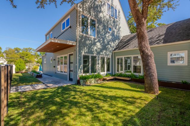 2105 Enfield RD A, Austin, TX 78703