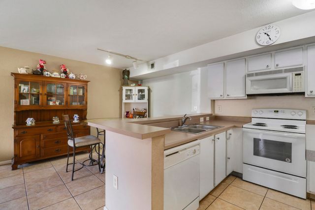 181 SW Palm Dr Apt 103, Port St Lucie, FL 34986