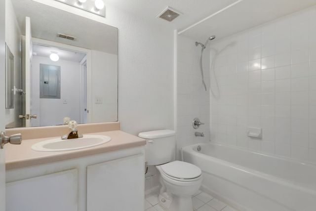 181 SW Palm Dr Apt 103, Port St Lucie, FL 34986