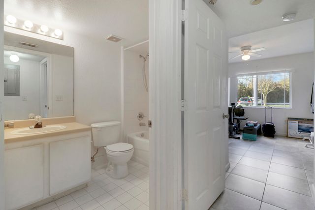 181 SW Palm Dr Apt 103, Port St Lucie, FL 34986