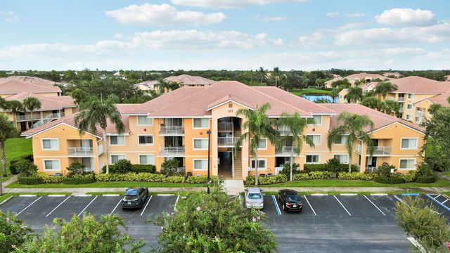 181 SW Palm Dr Apt 103, Port St Lucie, FL 34986