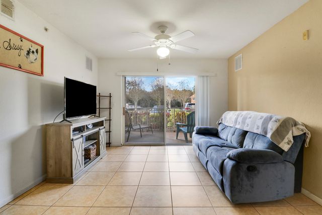 181 SW Palm Dr Apt 103, Port St Lucie, FL 34986