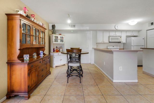 181 SW Palm Dr Apt 103, Port St Lucie, FL 34986