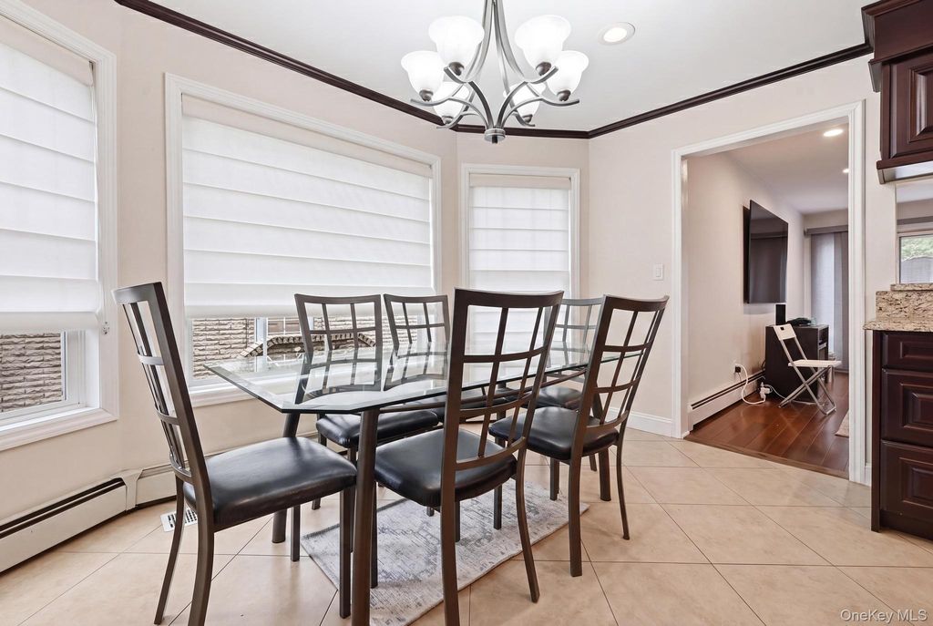 19 Sunset Road W, Albertson, NY 11507 — photo 3