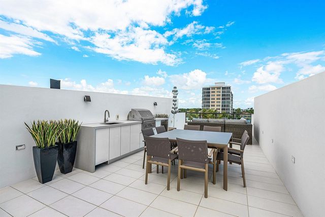 344 Venetian Drive 101, Delray Beach, FL 33483