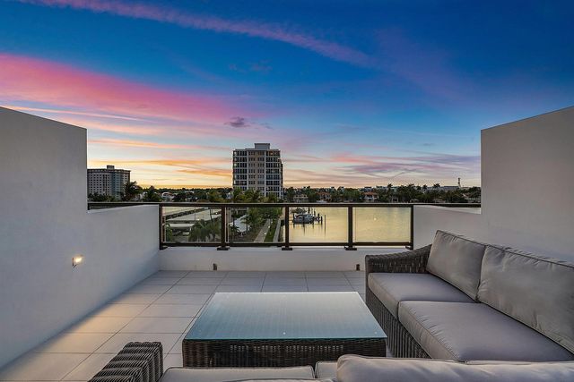 344 Venetian Drive 101, Delray Beach, FL 33483