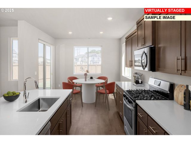 9060 Sw VERMILLION Dr, Tualatin, OR 97062