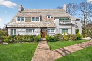 3 Beacon Hill Road, Port Washington, NY 11050