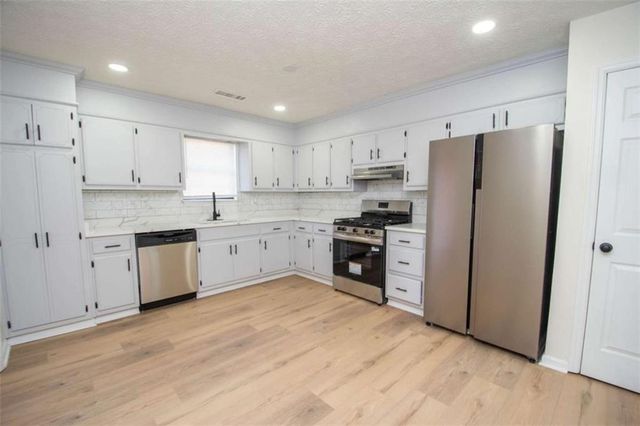 2975 Sandy Circle, Riverdale, GA 30296