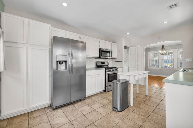 2711 E 14th Street, Tulsa, OK 74104