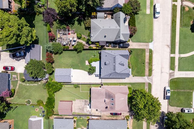 2711 E 14th Street, Tulsa, OK 74104