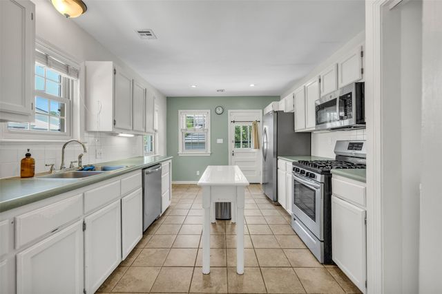 2711 E 14th Street, Tulsa, OK 74104