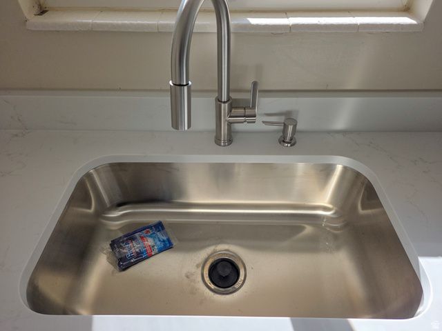 3695 W CAROLINA DR, West Jordan, UT 84084