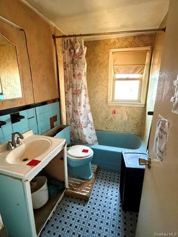 495 Rose Avenue, West Hempstead, NY 11552