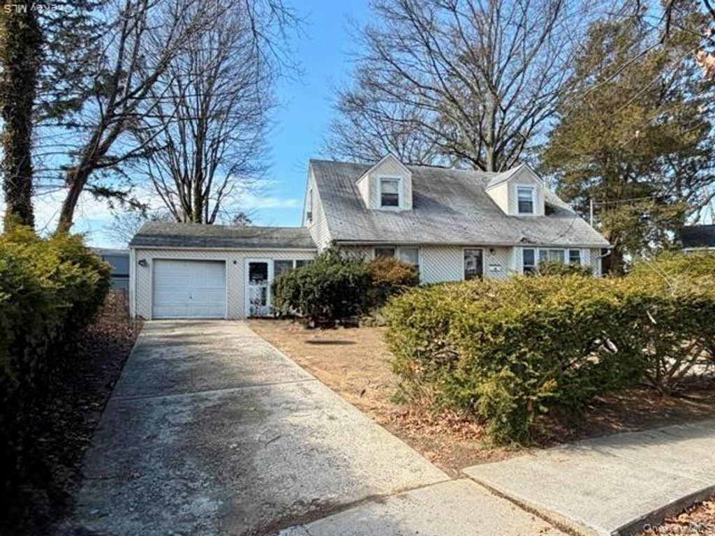 495 Rose Avenue, West Hempstead, NY 11552