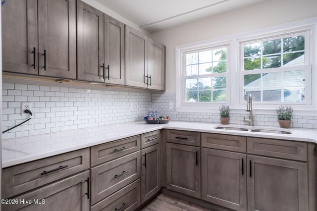 1008 Brynn Marr Road, Jacksonville, NC 28546