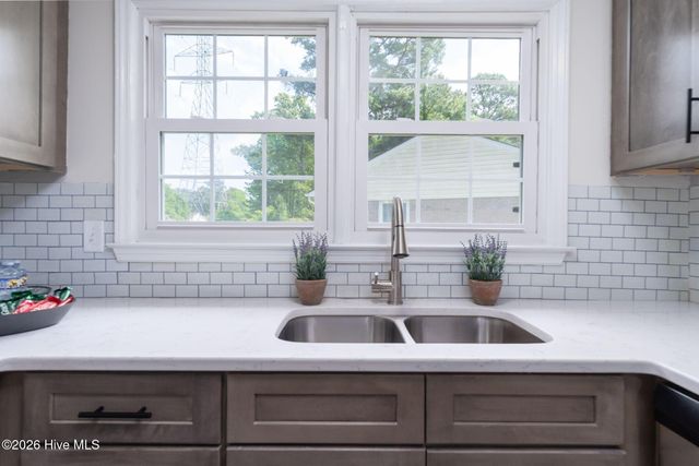 1008 Brynn Marr Road, Jacksonville, NC 28546