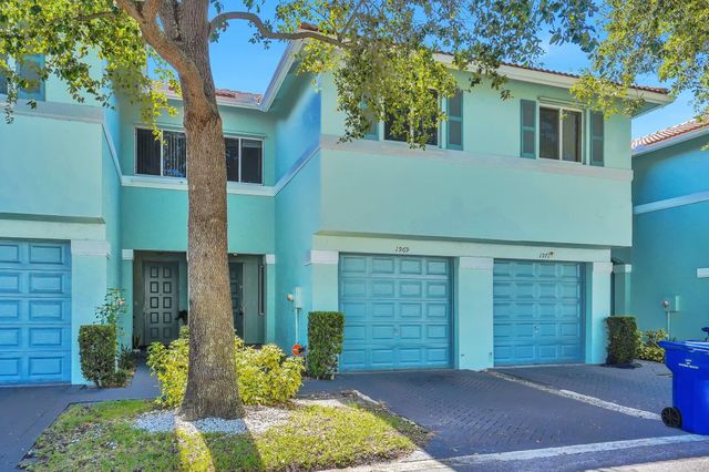 1969 Alamanda Way 1969, Riviera Beach, FL 33404