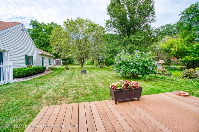 2625 Lasalle Gardens, Lansing, MI 48912