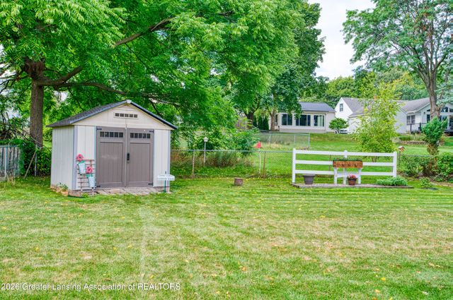 2625 Lasalle Gardens, Lansing, MI 48912