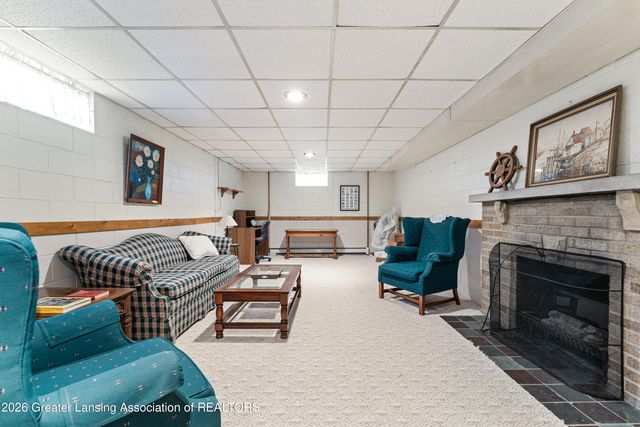 2625 Lasalle Gardens, Lansing, MI 48912