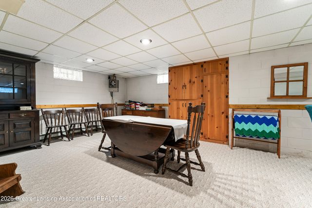 2625 Lasalle Gardens, Lansing, MI 48912