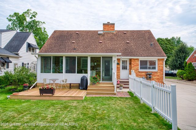 2625 Lasalle Gardens, Lansing, MI 48912