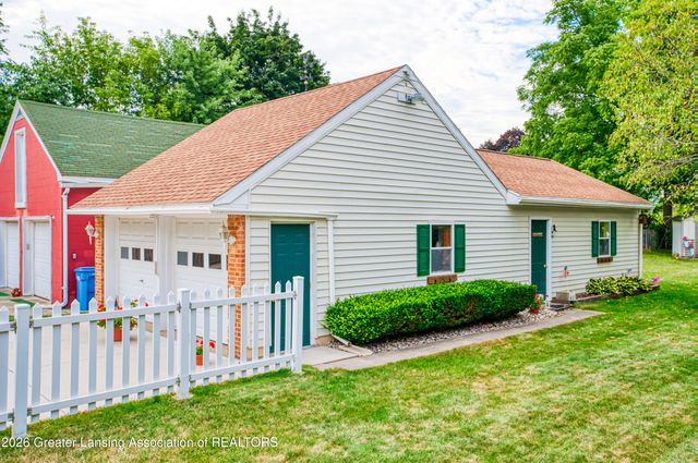 2625 Lasalle Gardens, Lansing, MI 48912