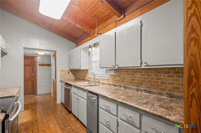 1967 Fleming Prairie Road, Victoria, TX 77905