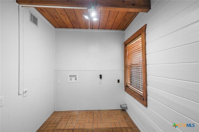 1967 Fleming Prairie Road, Victoria, TX 77905