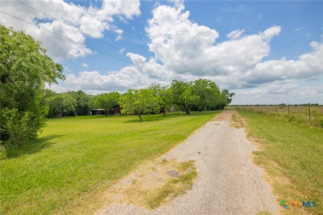 1967 Fleming Prairie Road, Victoria, TX 77905