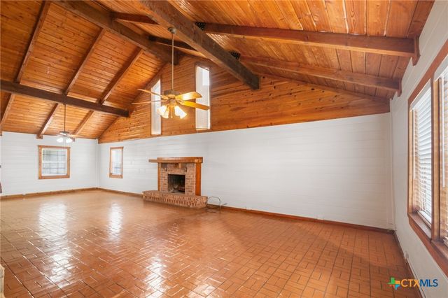 1967 Fleming Prairie Road, Victoria, TX 77905