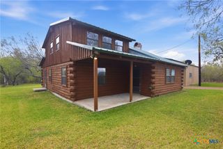 1967 Fleming Prairie Road, Victoria, TX 77905