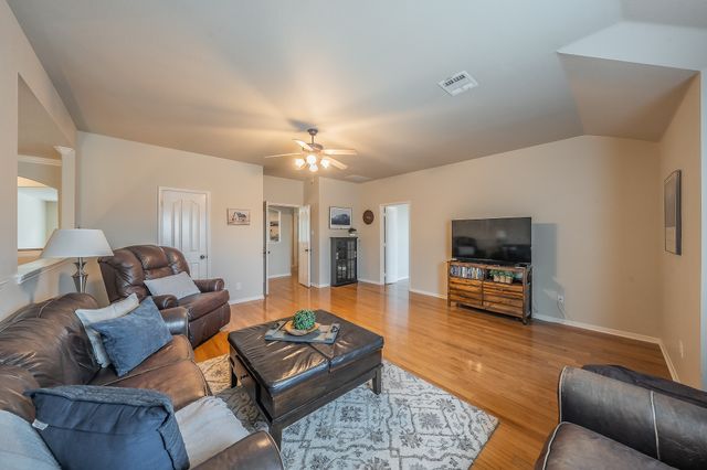 5517 Seabury Drive, Fort Worth, TX 76137