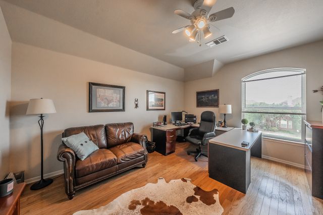 5517 Seabury Drive, Fort Worth, TX 76137